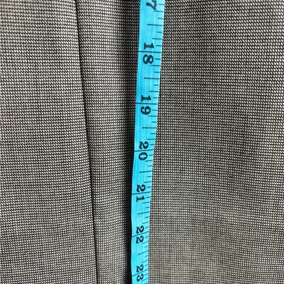 Chic Beige Skirt with Button Detail - Picture 8 of 8